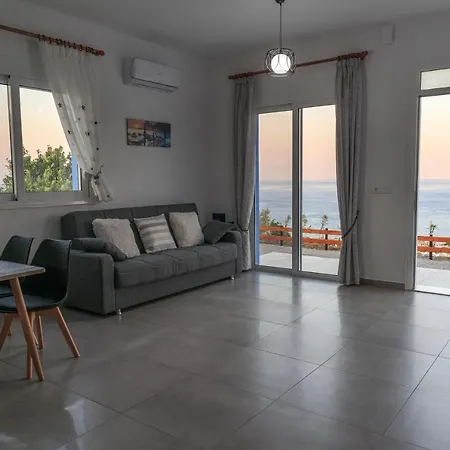 Kira's Panoramic View Nyaraló Arhángelosz